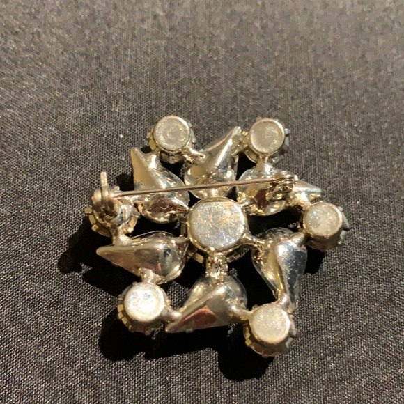 TIMELESS VINTAGE 60s Silver Crystal Brooch - Picture 3 of 4
